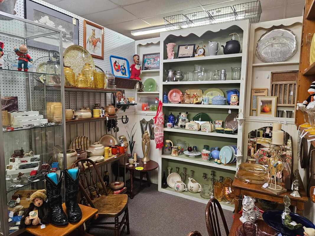 Paramount East Antique Mall Photo Archives